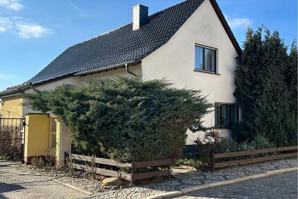 Freistehendes Einfamilienhaus mit Doppelgarage und Garten - Seeland