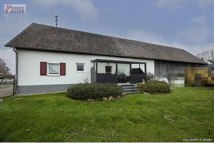 Ehemaliges Bauernhaus mit Nebengebäude - Nordendorf Blankenburg