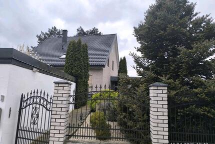 Großes, helles Zimmer (20 m²) für Dame – viel Privatsphäre - Herford