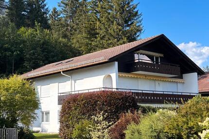 Helle 3-Zimmer-Dachgeschosswohnung mit Balkon und Bergblick - Garmisch-Partenkirchen Breitenau