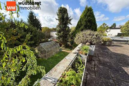 Exklusiver Bungalow mit Einliegerwohnung im Architektenstil - großer Terrasse und Garten - Dittelbrunn