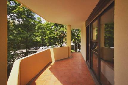 Attraktive 2-Zimmer-Wohnung mit Balkon, Aufzug & Tiefgarage! - München Pasing-Obermenzing