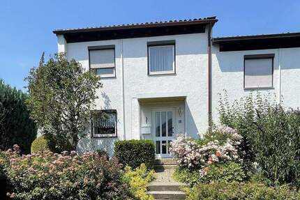 Attraktives REH mit großem schönem Garten und Garage - Reutlingen Gönningen