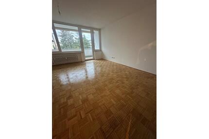Helle, komplett sanierte 2-Zimmer-Wohnung (3. OG) - Buckenhof