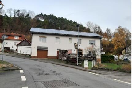Ein- bis Zweifamilienhaus mit zwei Garagen & Garten Nähe Edersee - Waldeck