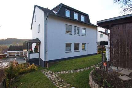 Haus zum Kaufen in Bad Driburg-Dringenberg 289.000,00 € 233 m²