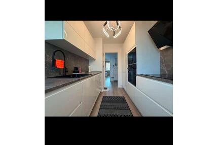 Renovierte 3-Zimmer-Wohnung mit Balkon & Stellplatz in Laatzen