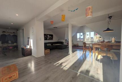 4-Zi. 110 m², Balkon & ausgebauter Dachboden - Bochum Günnigfeld