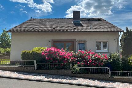 Familienfreundliches Einfamilienhaus mit Ausbaupotenzial - Rosenthal