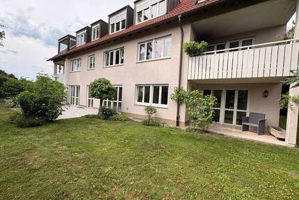 Exklusives Wohnen im Grünen! Sehr schöne 4 Zi. Erdgeschosswohnung mit traumhaften Garten und großzügigen Grundriss im - Stadtteil Gaismannshof - Nürnberg