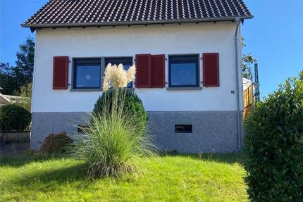 Freistehendes Einfamilienhaus mit Garten - Quierschied