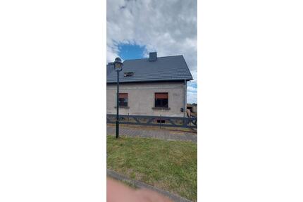 ❤️HAUS MIT GARTEN 2090 mq❤️ - 125.000,00&nbsp;EUR Kaufpreis, ca.&nbsp; 145,00&nbsp;m&sup2; in Zerbst (Anhalt) (PLZ: 39264) Leps