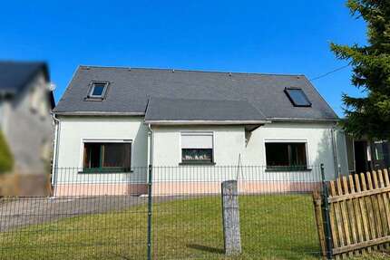Haus zum Kaufen in Rodewisch 130.000,00 € 122 m²