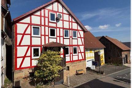 Historisches Fachwerkhaus mit Scheune in ruhiger Altstadtlage von Waldeck - Liebhaberobjekt!