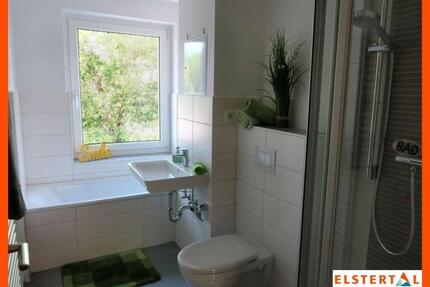 Attraktive Wohnung im grünen Zentrum! KOMPLETT SANIERT Bad mit Wanne und Dusche! - Gera
