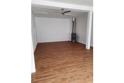 Büro und Gewerbefläche - 575,00&nbsp;EUR Kaltmiete, ca.&nbsp; 120,00&nbsp;m&sup2; in Dingolfing (PLZ: 84130)