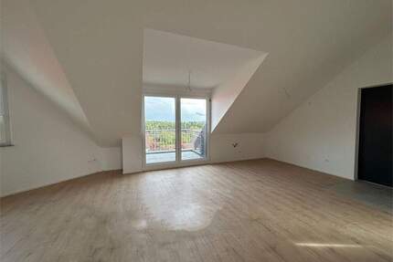 Ihr neues Zuhause wartet: Erstbezug 3-Zimmer-Dachgeschosswohnung mit Einbauküche zu vermieten! - Gundelsheim / Höchstberg