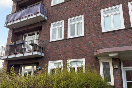 Sanierte Altbauwohnung mit Garten in Stadtparknähe - Hamburg Winterhude