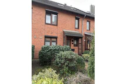 Großzügiges Reihenmittelhaus mit Kaminoption, Garage, Keller & Glasfaser in Kiel-Russee