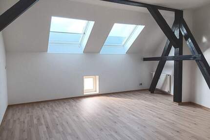 Kleine Dachgeschosswohnung mit ÖPNV Anschluss vor der Haustür! - Görlitz Innenstadt