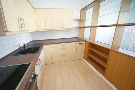 Tolle 3-Raumwohnung mit EBK + Fahrstuhl und Dusche - Eisleben (Lutherstadt)