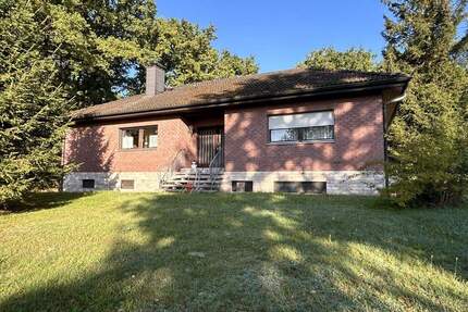 Bungalow in Ortsrandlage mit Blick auf Bäume und Natur - Neustadt bei Coburg / Wildenheid