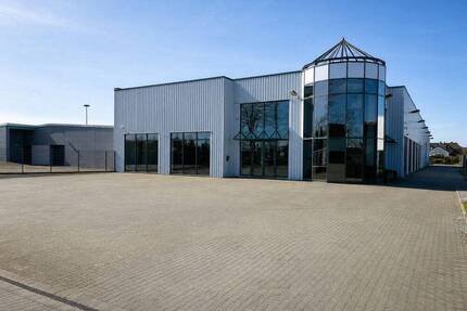 Repräsentative Gewerbehalle ca. 1.500 m² mit Showroom & Bürotrakt - teilbar - Energieklasse A - Hamm