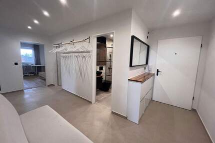 Frisch sanierte 3-Zimmer-Wohnung mit Bergsicht, 2 Balkonen, TG-Stellplatz - Germering Neugermering