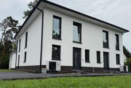 Haus zum Kaufen in Brandenburg - Blankenfelde-Mahlow 560.000,00 € 118 m²
