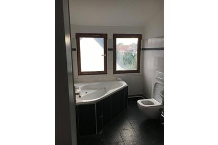 Sofort frei! DG, 1,5 ZKB, Nähe Waterfront, Garten, Saniert - Bremen Burglesum