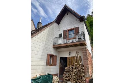 Haus in Vorderweidenthal - 75.000,00&nbsp;EUR Kaufpreis, ca.&nbsp; 75,00&nbsp;m&sup2; in Klingenmünster (PLZ: 76889)
