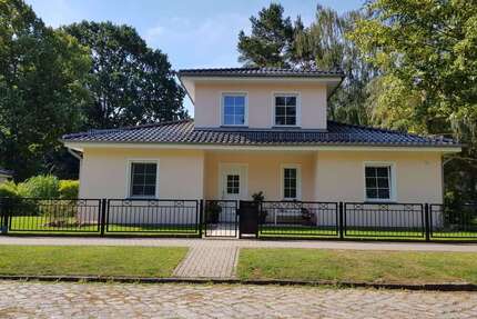 Haus zum Kaufen in Glienicke-Nordbahn 990.000,00 € 141.28 m²