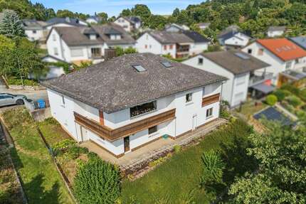 Haus zum Kaufen in Weinbach 349.000,00 € 236 m²