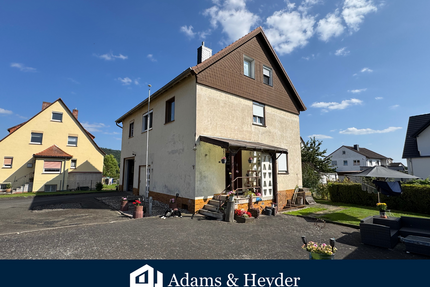 Haus zum Kaufen in Haina 214.000,00 € 135.01 m²