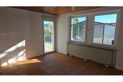 Wohnung (ca. 70 m²) mit Balkon in zentraler Lage in Homburg zu ve