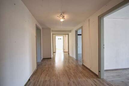 Haus zum Kaufen in Traunreut 2.285.000,00 € 1340 m²