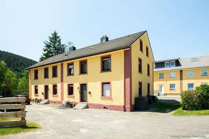 Haus zum Kaufen in Titisee-Neustadt 494.900,00 € 400 m²