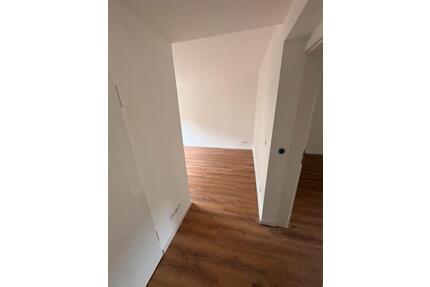 Neu Sanierte 2 Zimmerwohnung in Frankfurt Eckenheim - Frankfurt am Main Nied