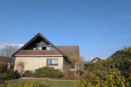 Haus zum Kaufen in Buchholz 300.000,00 € 237 m²