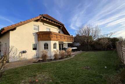 Haus zum Kaufen in Neuenburg 990.000,00 € 345 m²