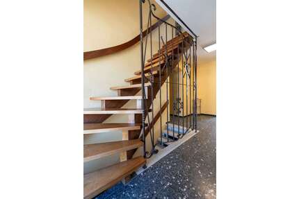 Haus zum Kaufen in Mühlacker 640.000,00 € 180 m²