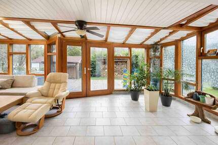 Charmantes Wohnen auf zwei Einheiten - ein Zuhause mit Wintergarten, Kaminofen & zwei Gärten - Uhingen Baiereck