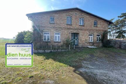 Resthof in wunderschöner Alleinlage mit viel Potential an der Ostsee - Rerik OT Russow