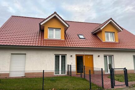 Eigentumswohnung mit ausgebautem Dachboden (4-Familienhaus) - Bremerhaven Leherheide