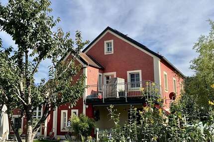 Haus zum Kaufen in Regenstauf 590.000,00 € 190 m²