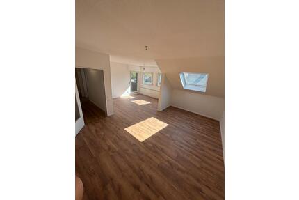 Helle, Renovierte 1-Zimmer Wohnung mit Dachterasse - Lüdenscheid Brügge