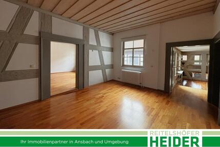 Großzügige Altstadtwohnung mit modernem Komfort - Ansbach