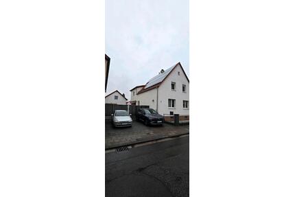 Einfamilienhaus mit Nebengebäude - Bellheim