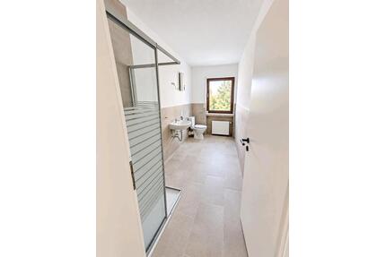 Erstbezug nach Renovierung - helle 2 Zimmer Wohnung mit Balkon - Kamp-Bornhofen
