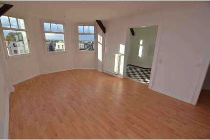 Wohnung zum Mieten in Halle 525,00 € 64.1 m²